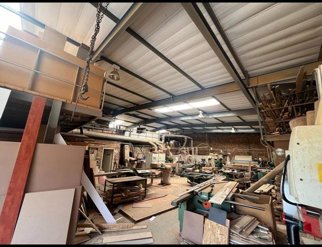 685M² WAREHOUSE FOR SALE IN LASER PARK